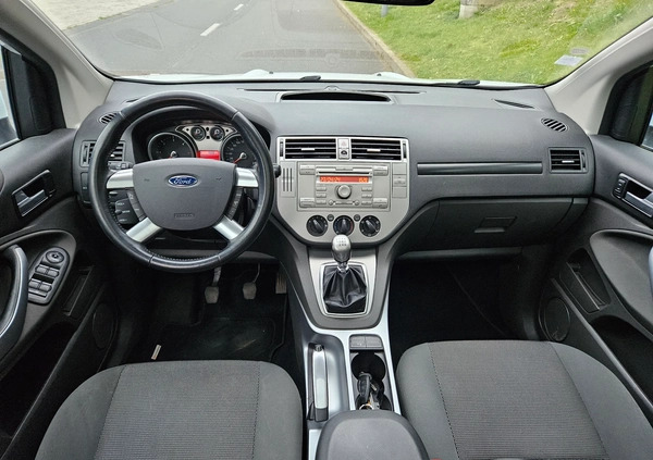 Ford Kuga cena 33500 przebieg: 231000, rok produkcji 2012 z Wałbrzych małe 172